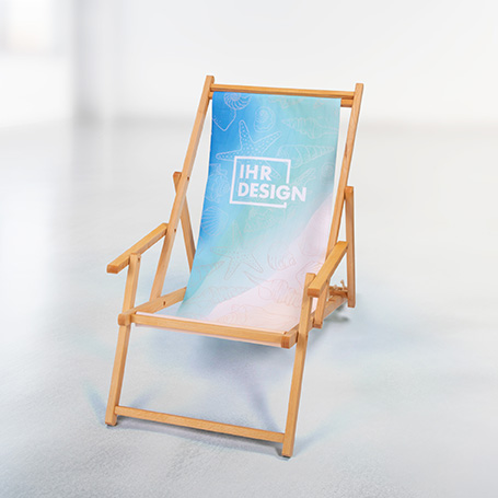 Den Messeauftritt planen mit einem personalisierten Liegestuhl als Sitzmöglichkeit