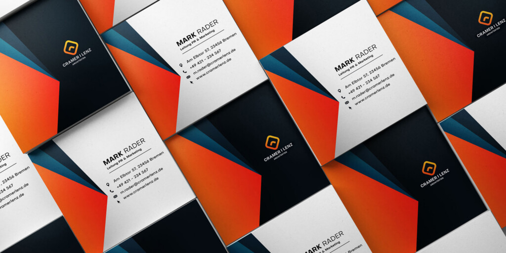 Mehrere Business Cards mit quadratischer Visitenkartengröße nebeneinander angeordnet