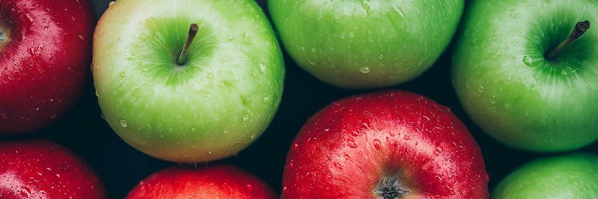 Beispiel eines Farbkontrast von grünen und roten Äpfeln