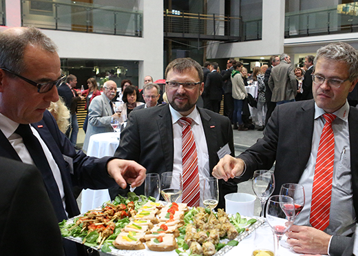 Häppchen und Smalltalk beim Innovationspreis
