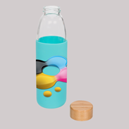 Trinkflasche aus Glas mit Holzdeckel