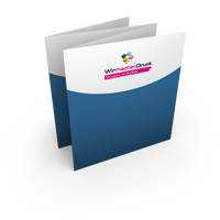 Faltblatt gefalzt auf Quadrat 21,0 cm x 21,0 cm vertikaler Zickzackfalz 8-seitig