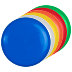 aufgereihte Frisbees in verschiedenen Farben