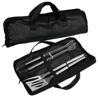 geschlossene und offene schwarze Tasche mit Grillbesteck