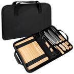 geschlossene und offene Tasche schwarz mit Schneidebrett und Grillbesteck