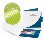 Mappe für CD-Verpackung 13,5 x 13,5 cm, 2-teilig mit Verschluss, 4/0 farbig (Außenseite bedruckt), mit Softfeel-Folie und partieller UV-Lack-Veredelung
