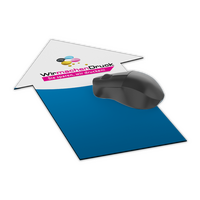 mousepad-hochwertig-bedruckt-aus-kunststoff-mit-kautschukruecken-in-pfeilform-konturgestanzt
