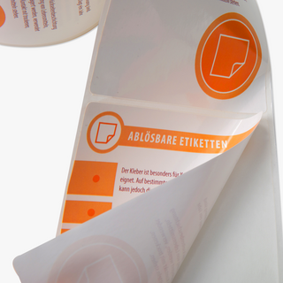 Detailaufnahme eines ablösbaren Etiketts, individuell bedruckt