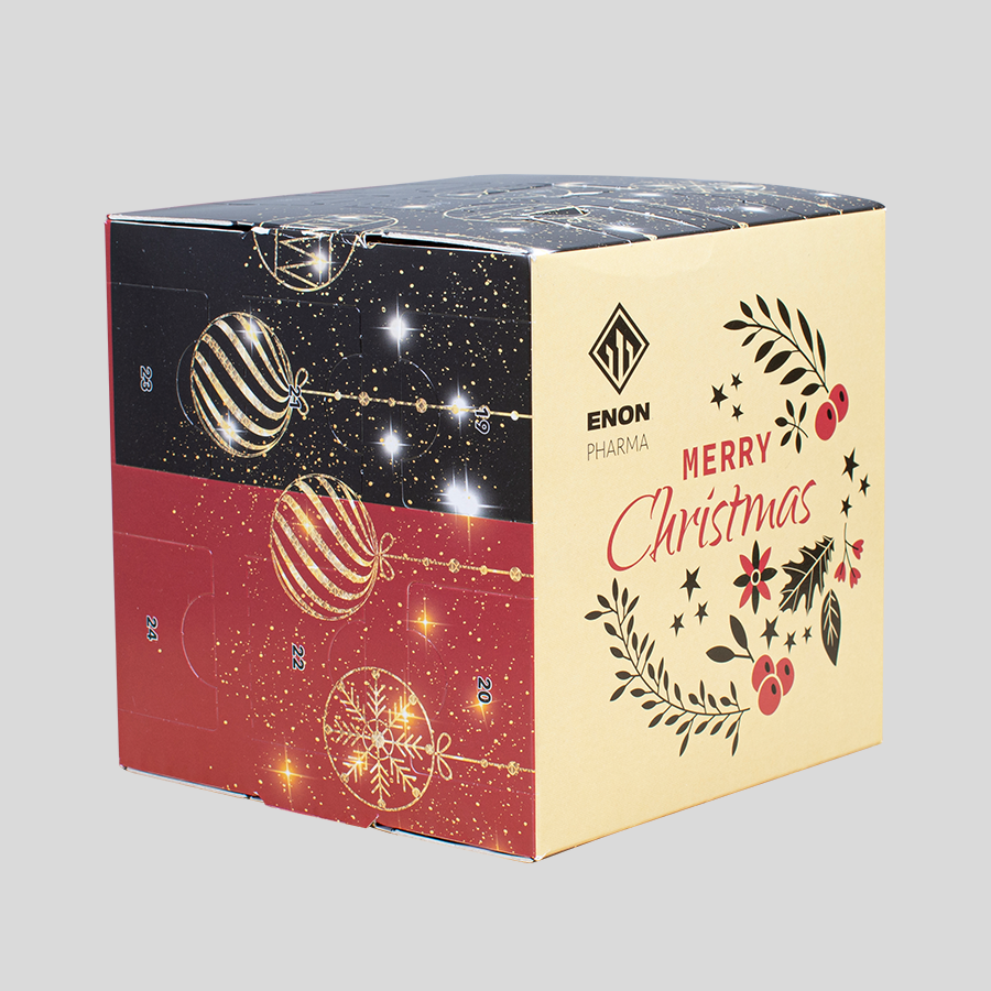 Schrägansicht eines individuell bedruckten Adventskalender-Würfels, gefüllt mit Schokolade von Lindt oder RITTER-SPORT