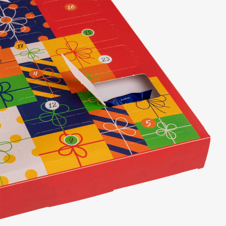 RITTER-SPORT-Adventskalender mit individuellem Druck und geöffneten Türchen inklusive Inhalt in der Detailansicht