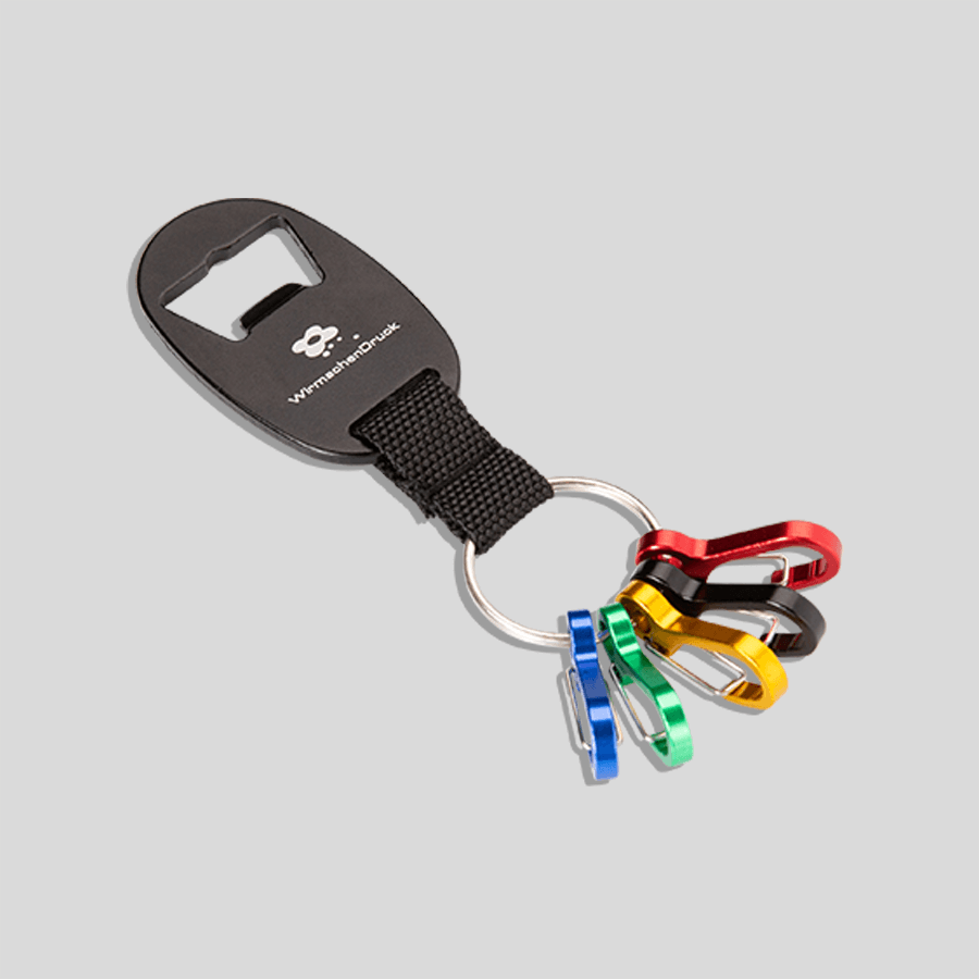 Schwarzer, individuell gravierter Aluminium-Schlüsselanhänger mit Mini-Karabinerhaken