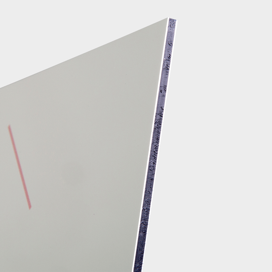Detailansicht einer individuell bedruckten und weißen Aluminiumverbundplatte