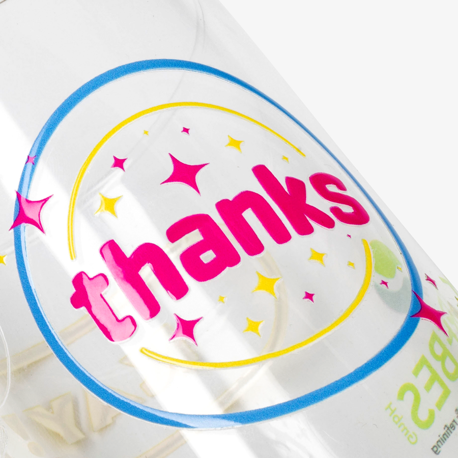 Detailansicht hochtransparenter UV-DTF-Transfer, vollfarbig