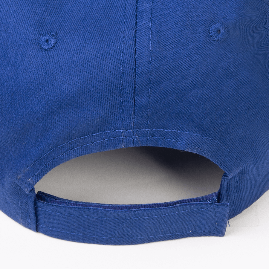 Detailansicht Rückseite einer blauen Basic Twill Baseballcap mit Klettverschluss