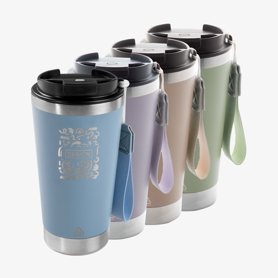 Vier vakuumisolierte 430-ml-Edelstahlbecher in verschiedenen Farben mit Trageschlaufe und Gravur