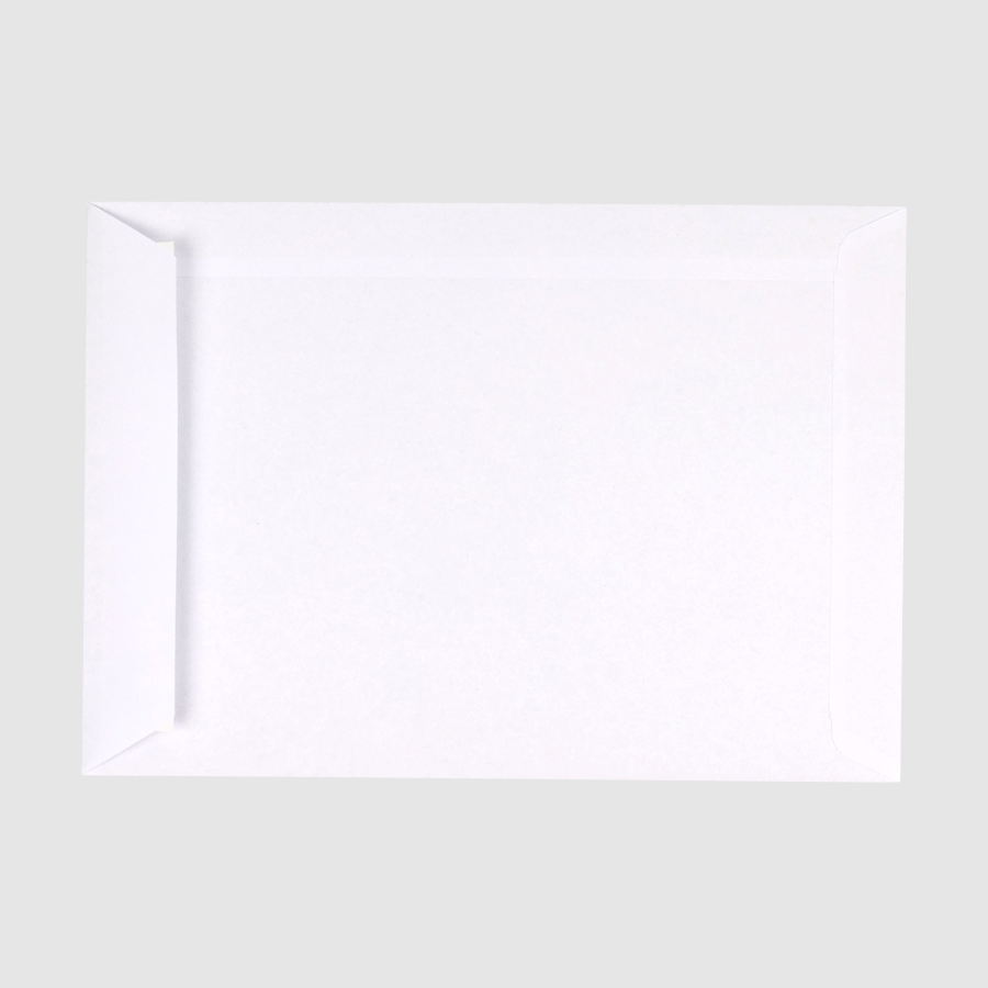 Rückseite unbedruckter Briefumschlag in DIN C5 mit Lasche an der schmalen Seite