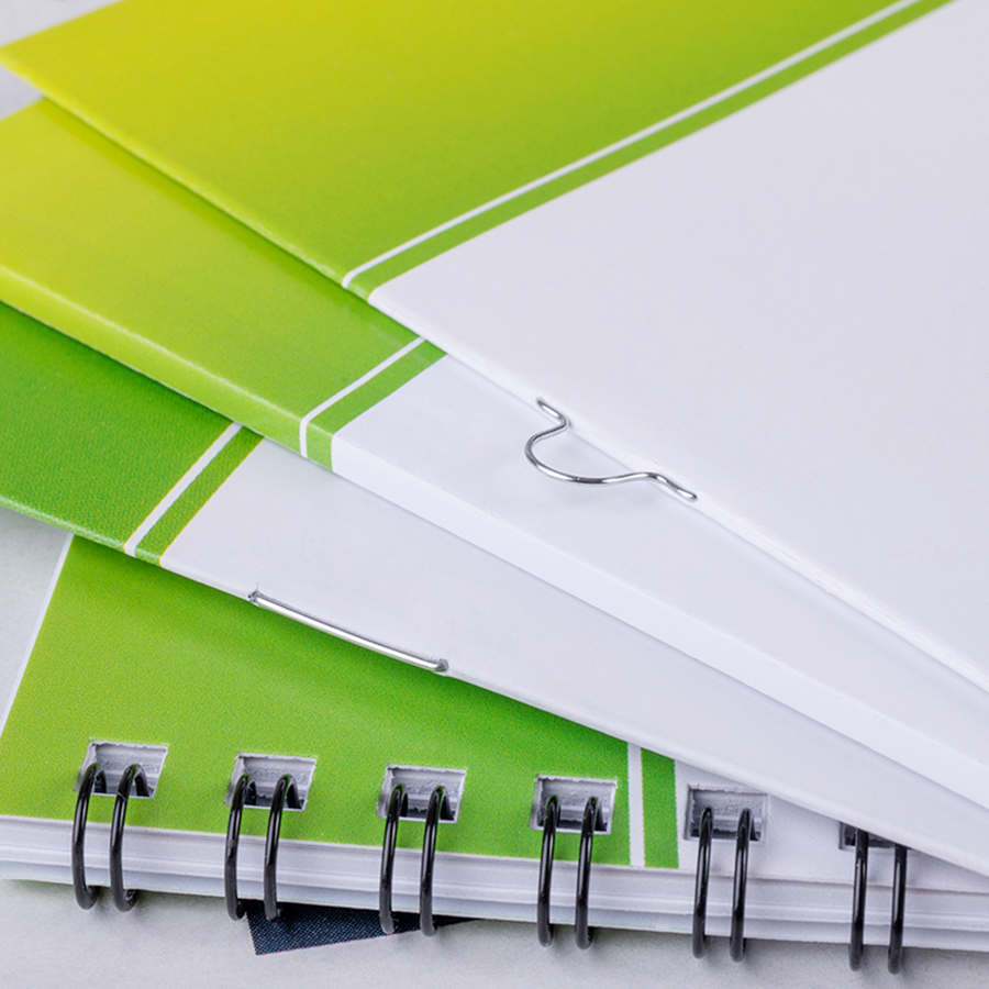 Detailansicht unterschiedliche Broschüren aus dem Broschüren-Musterset