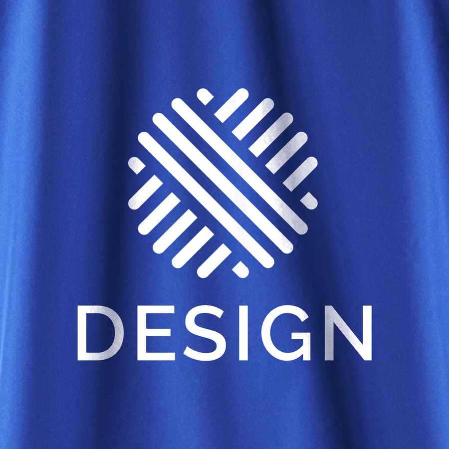 Detailansicht hochwertiger Digitaltransferdruck auf blauer Craft-Windjacke