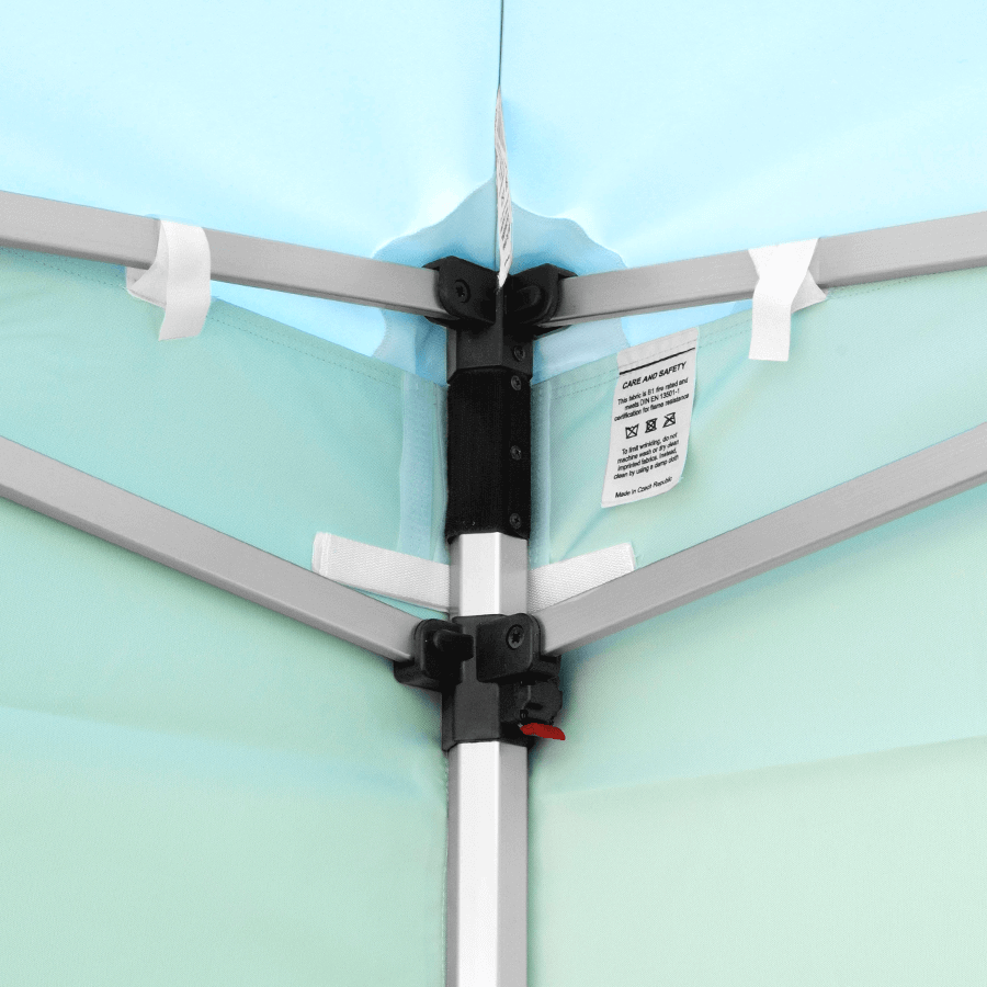 Detailaufnahme des Gestänges eines individuell bedruckten Faltpavillons 