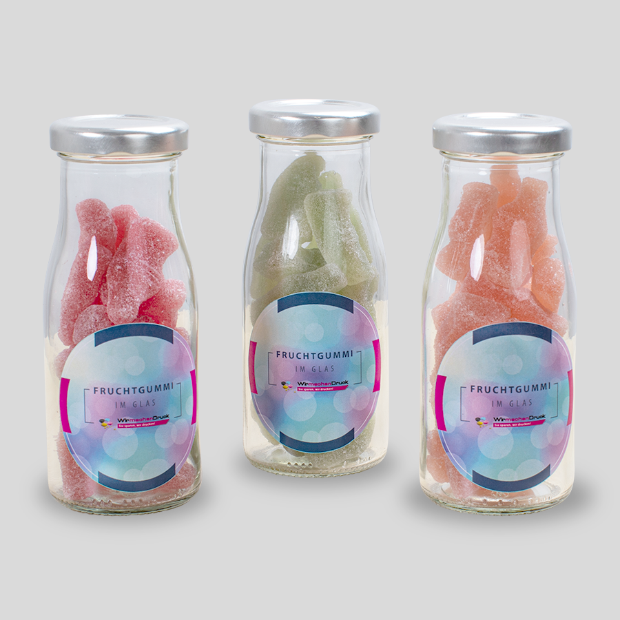 Köstliche Fruchtgummis in der Glasflasche mit individuellem Label, verschiedene Sorten