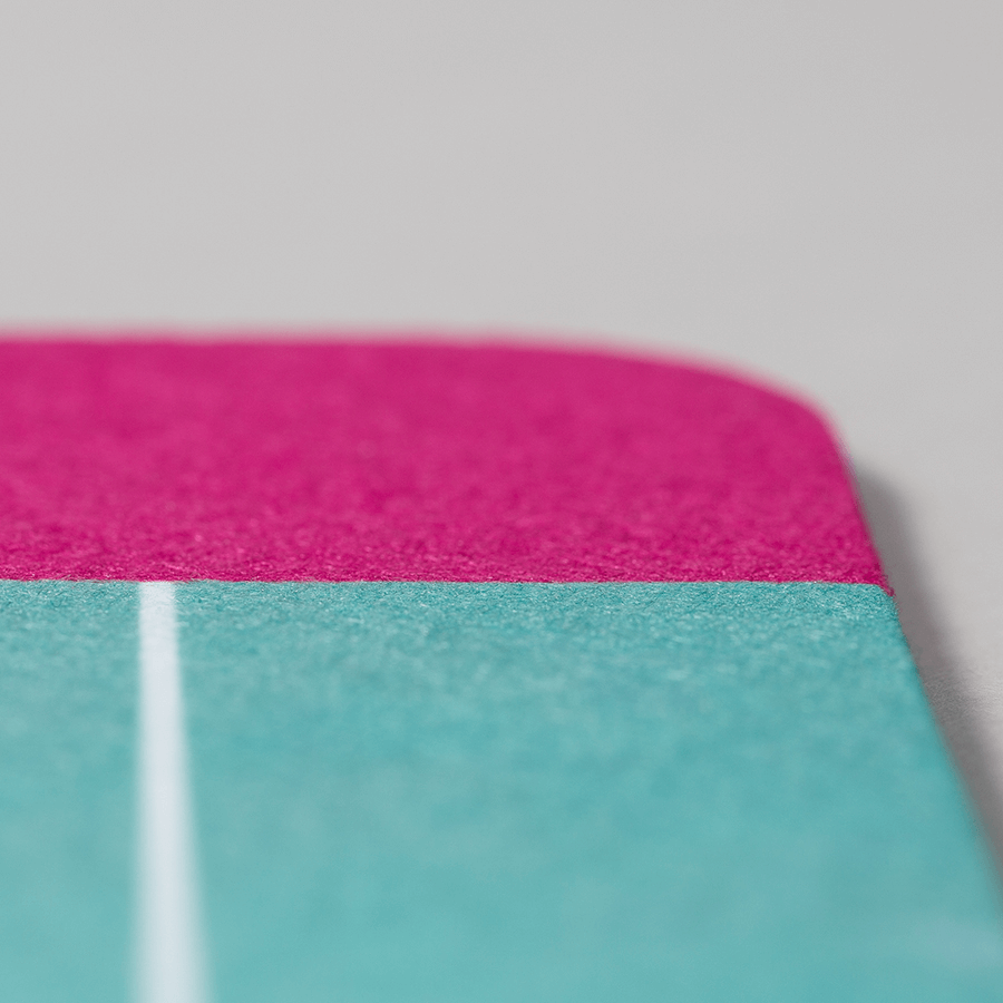 Detailansicht rechteckige Fußmatte (60 x 40 cm) mit abgerundeter Ecke und 4/0-farbigem Druck