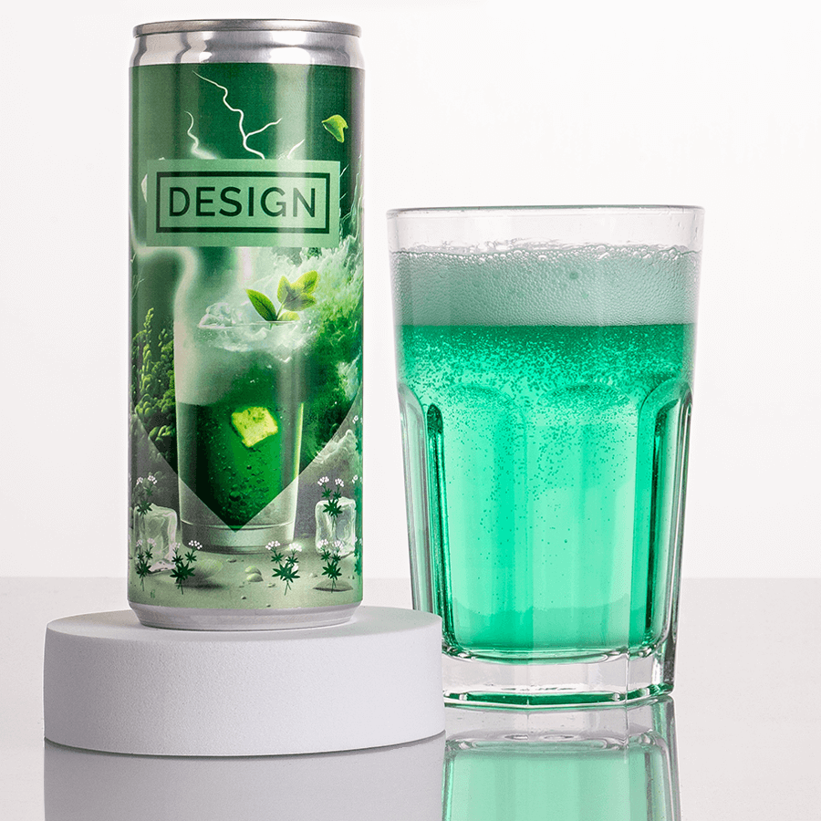 Energydrink Waldmeister in Getränkedose mit bedrucktem Etikett, Serviervorschlag