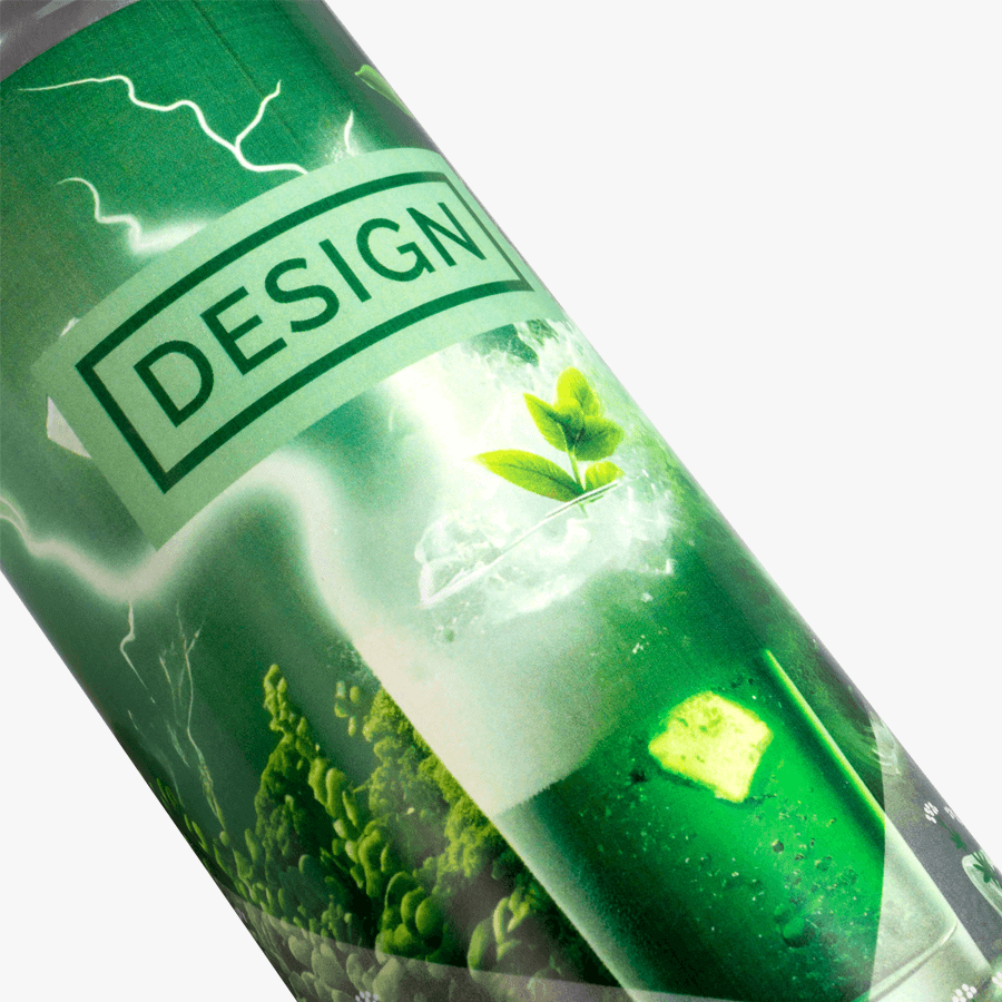 Detailansicht bedrucktes Etikett einer Getränkedose mit Energydrink Waldmeister