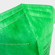 Grüne FFP2-Maske, Detailansicht des anpassbaren Nasenbügels