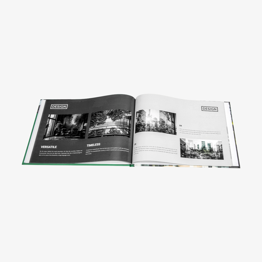 Aufgeschlagenes Hardcover-Buch mit geradem Rücken und schwarz-weißem Innenteil im Format DIN A4 quer