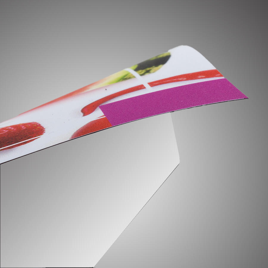 Detailaufnahme einer einseitig bedruckten Hart-PVC-Folie im Wunschformat
