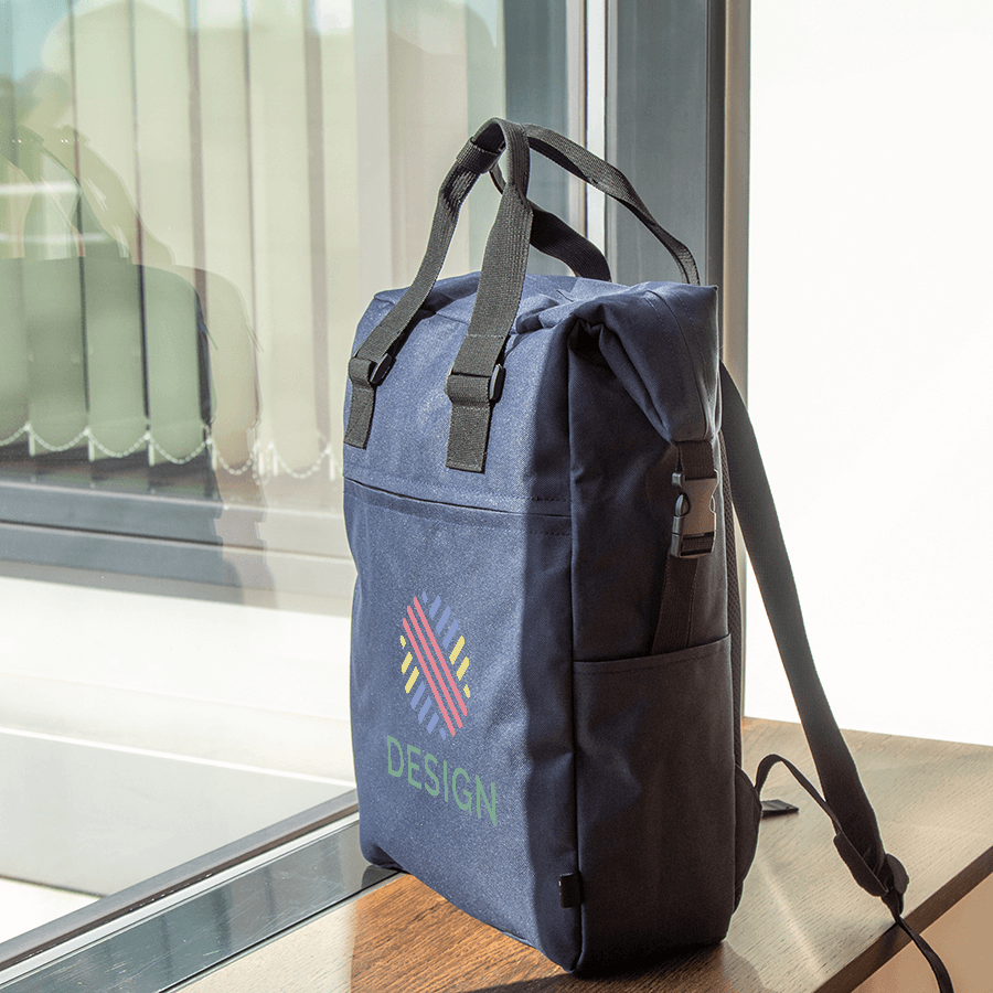 Laptop-Rucksack mit seitlichem Schnallenverschluss, 15″-Laptopfach und 10ʺ-Tabletfach