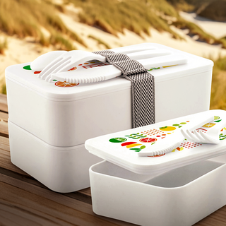 Weiße Kunstoff-Lunchboxen mit zwei Behältern und Besteck, Deckel vollfarbig bedruckt mittels UV-LED-Druck