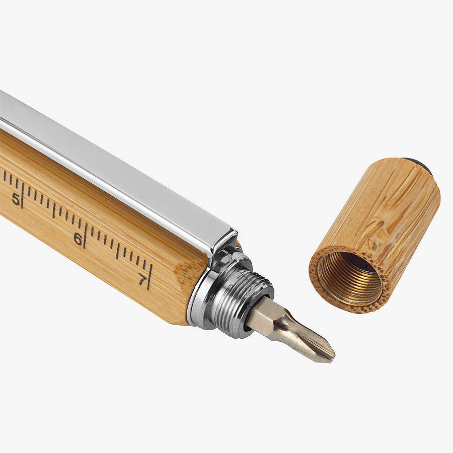 Bambus-Multifunktionskugelschreiber mit 7-cm-Lineal und Schraubendreherbits in der Detailansicht