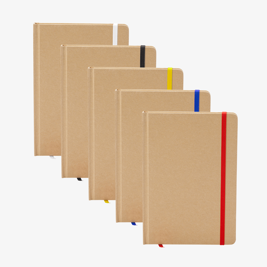 Notizbücher mit Umschlag aus recyceltem Kraftkarton und Gummiband in mehreren Farbeen