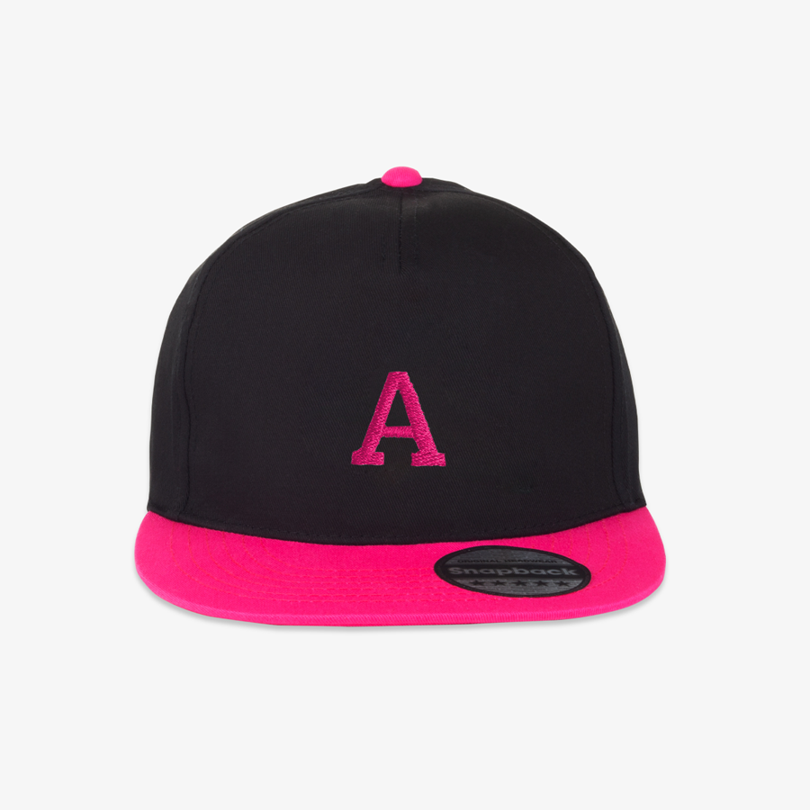 Snapback Panel Contrast Cap mit 3D-Stickerei im pink-schwarzen Design