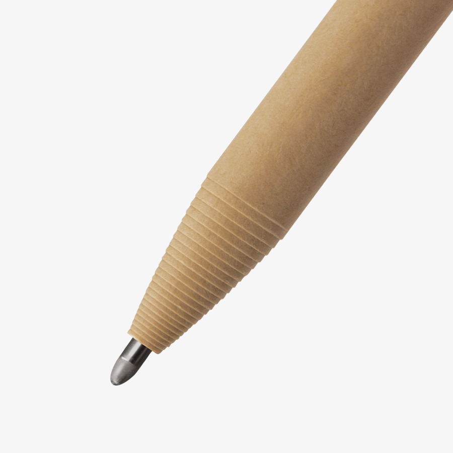 Detailansicht der Spitze eines Basic-Papier-Kugelschreibers, individuell bedruckbar