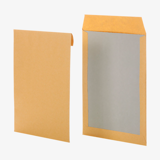 Haftklebende Papprückwandtasche (braun) ohne Fenster, unbedruckt, im Format 42 x 32 cm
