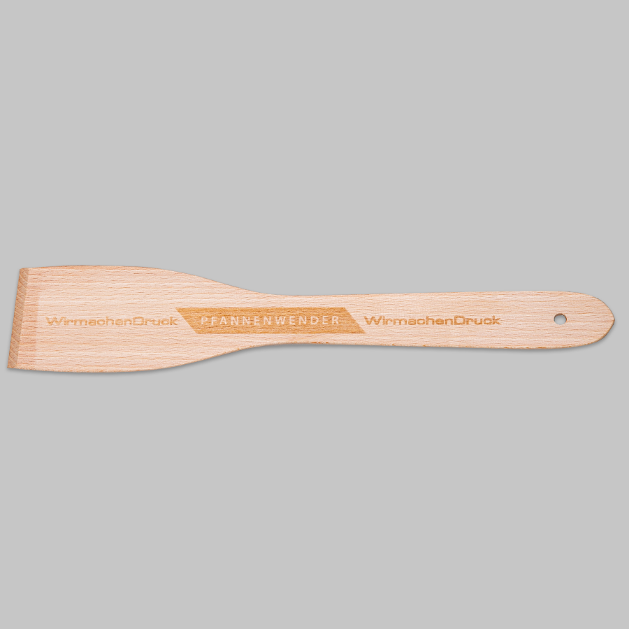Küchenhelfer aus Holz gravieren, individueller Pfannenwender mit Logo