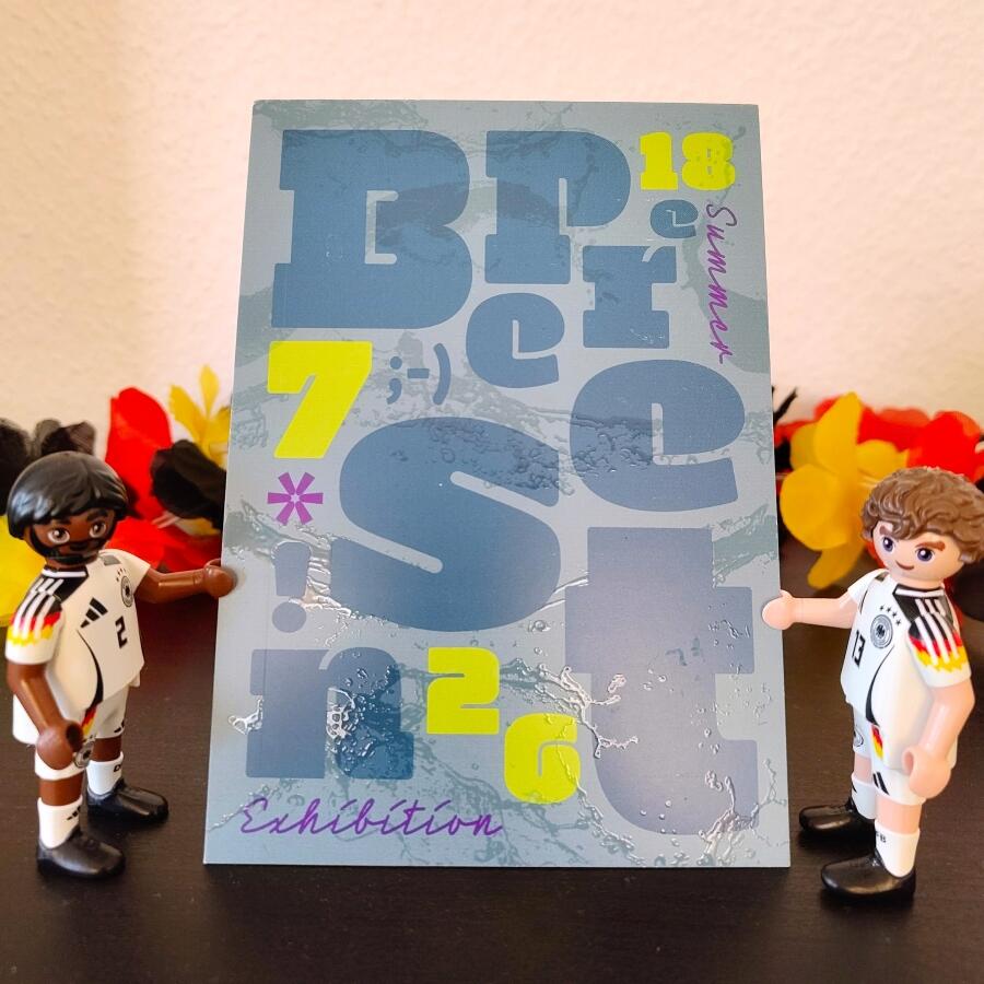 Einsendung WIRmachenFANS-Gewinnspiel: Postkarte mit Fußball-Playmobil-Männchen in Deutschland-Trikots
