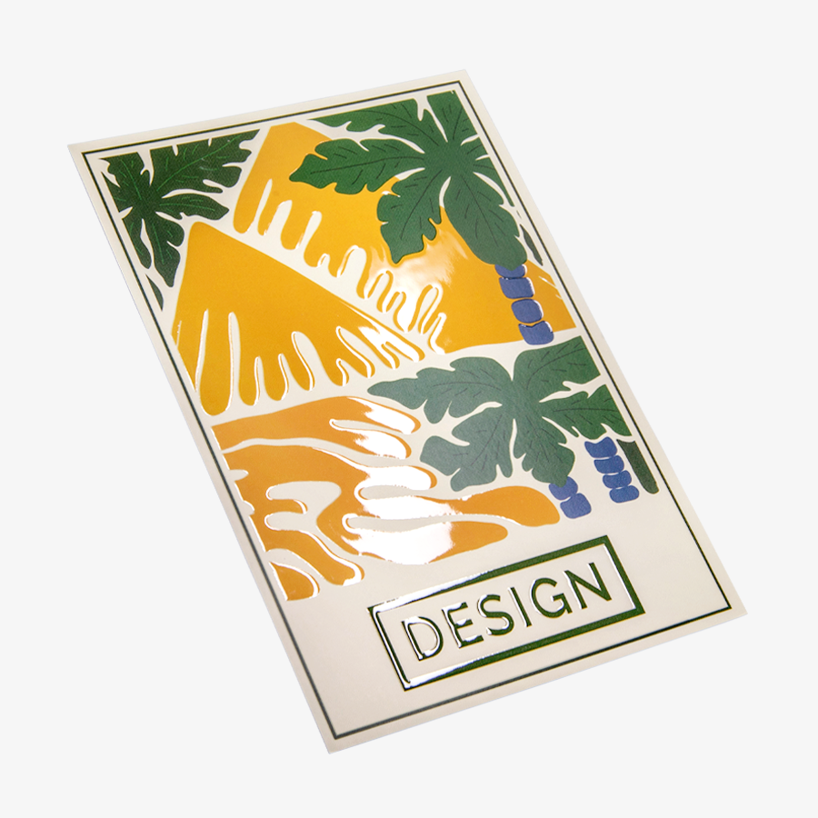 Individuell bedruckte Postkarte im Hochformat veredelt mit partiellem UV-Lack, Ansicht der Vorderseite