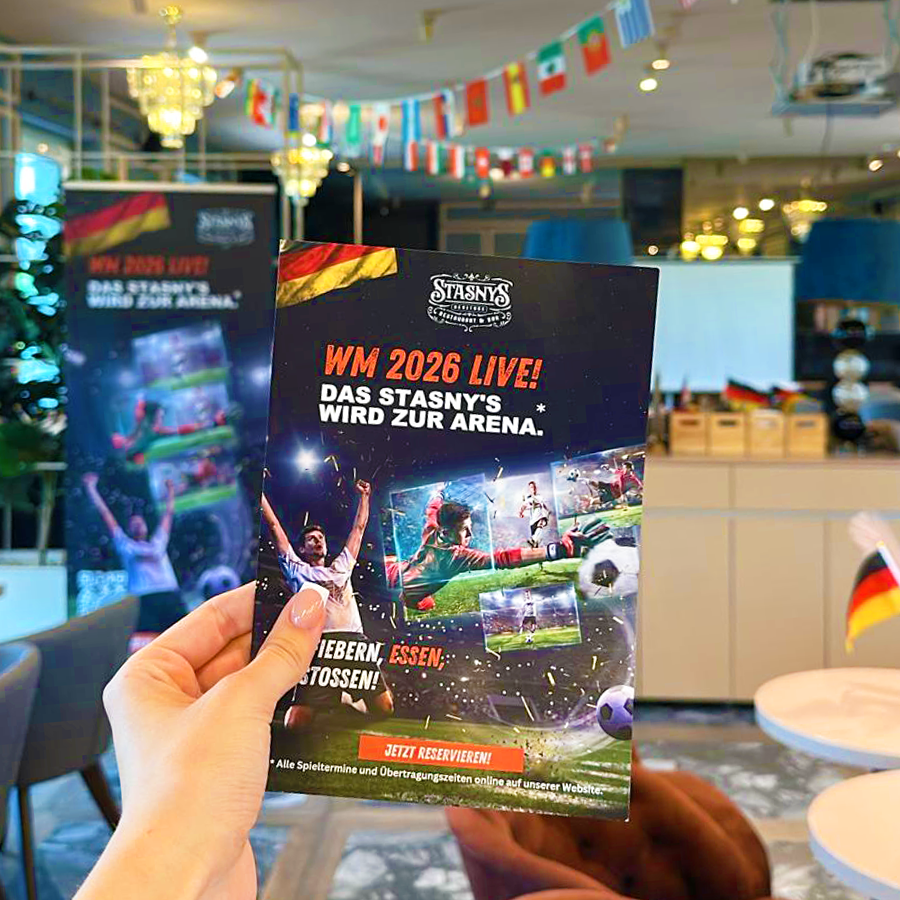 Einsendung WIRmachenFANS-Gewinnspiel: WM-Flyer beim Public Viewing