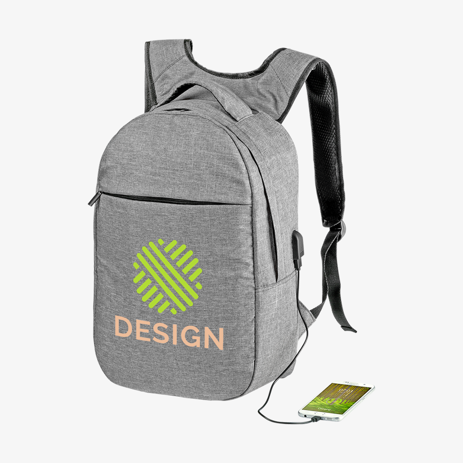 Grauer Anti-Diebstahl-Rucksack aus Polyester in der Gesamtansicht mit Druck vorne und Handy an Kabel