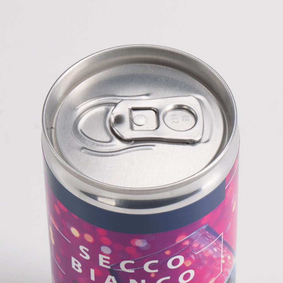 Detailaufnahme einer Secco-Getränkedose im Wunschdesign