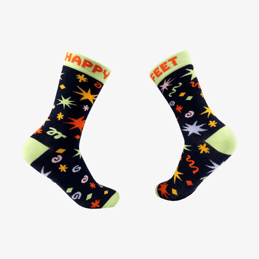 Ein Paar hochwertig gestrickter, klassischer Mustersocken mit neutralem Motiv