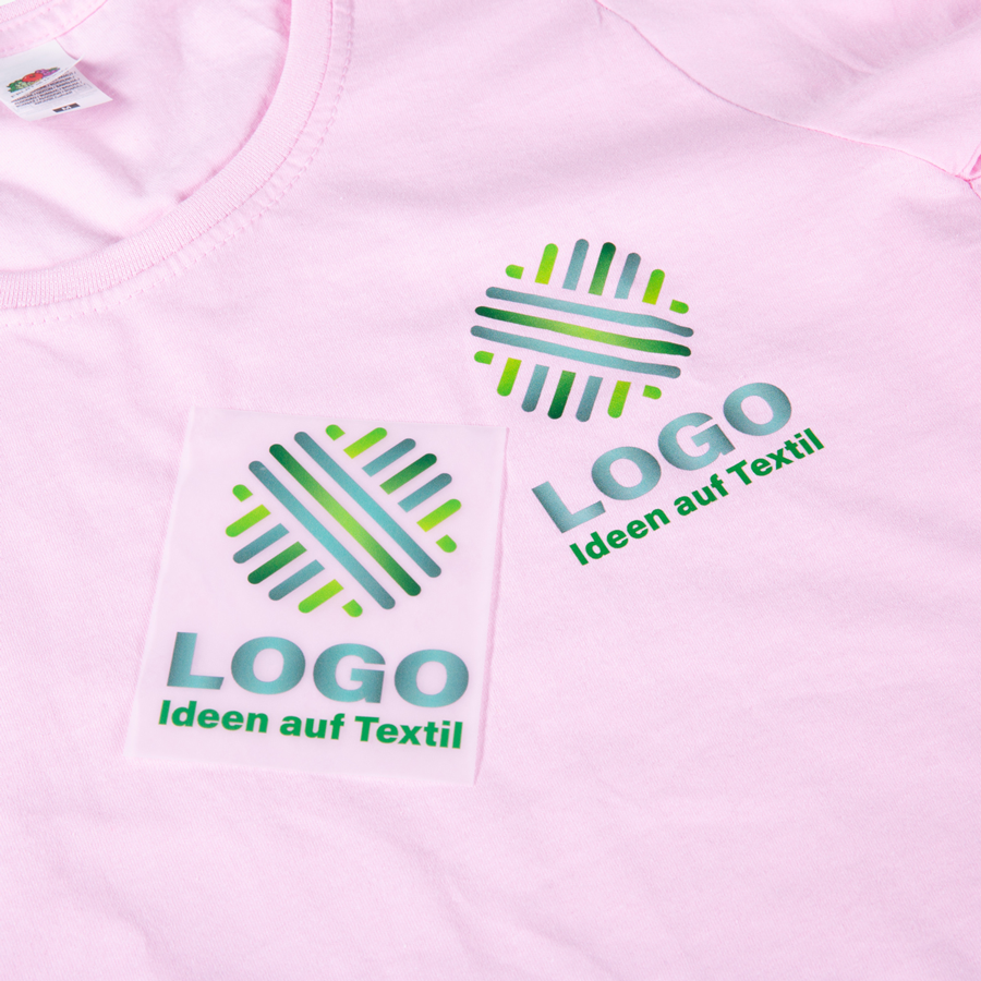 Individueller Textiltransfer auf rosafarbenem T-Shirt, Anwendungsbeispiel