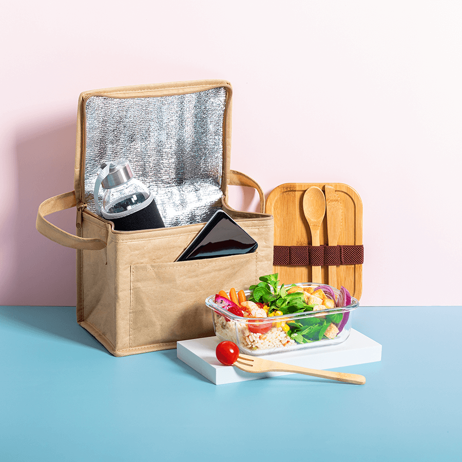 Unbedruckte Lunch-Kühltasche aus laminiertem Recyclingpapier mit Aluminiumbeschichtung und Vordertasche