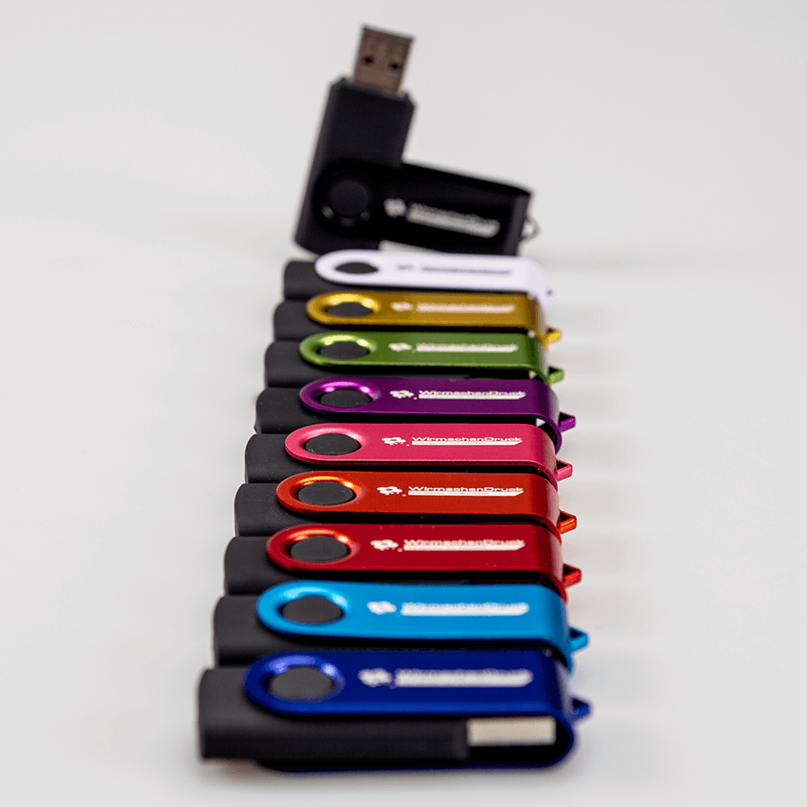 Praktische USB-Sticks in vielen Farben, mit individueller Lasergravur
