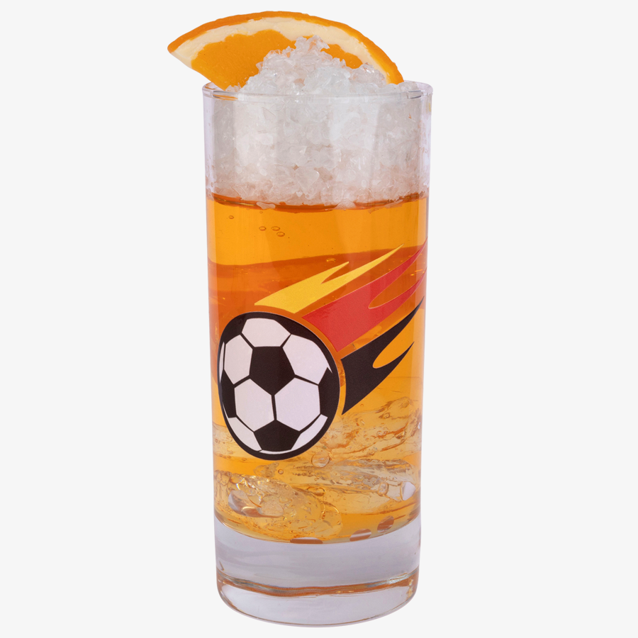 Ein Trinkglas mit UV-DTF-Aufkleber mit festem Fußballmotiv