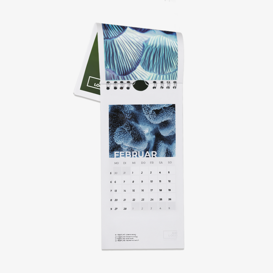 Hochformat-Wandkalender in DIN lang als Monatskalender, aufgeklappt