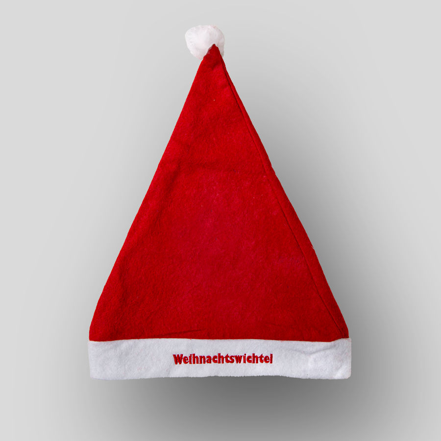 Vorderseite einer rot-weißen Weihnachtsmütze mit individueller Stickerei, aus robustem Polyester